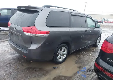 2011 Toyota Sienna Le V6 из США, поврежденный, VIN 5TDKK3DC7BS060656